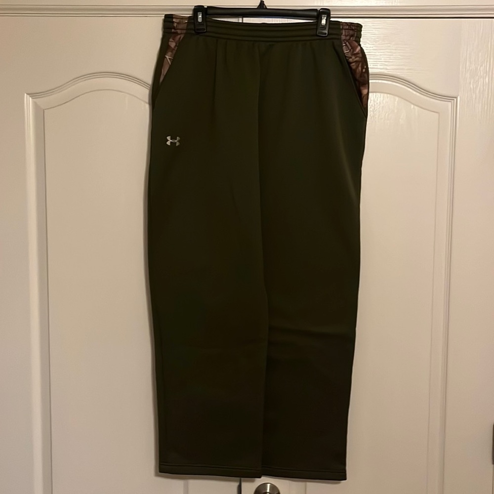Mens XL Under Armour storm sweatpants.